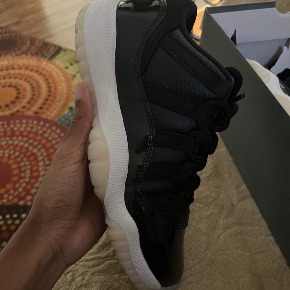 Low top Jordan 11 low 72-10
